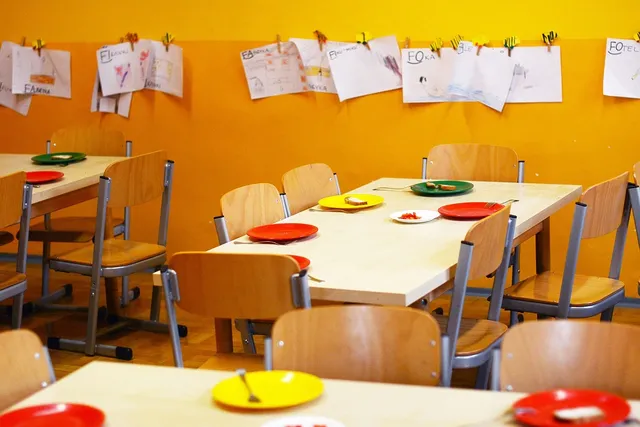 Load image into Gallery viewer, Ikea high chair Antilop Makeover with placemat and legwraps cushion
